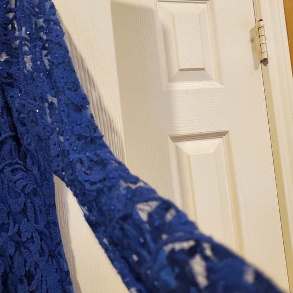 Dress - Picture 4 of 7